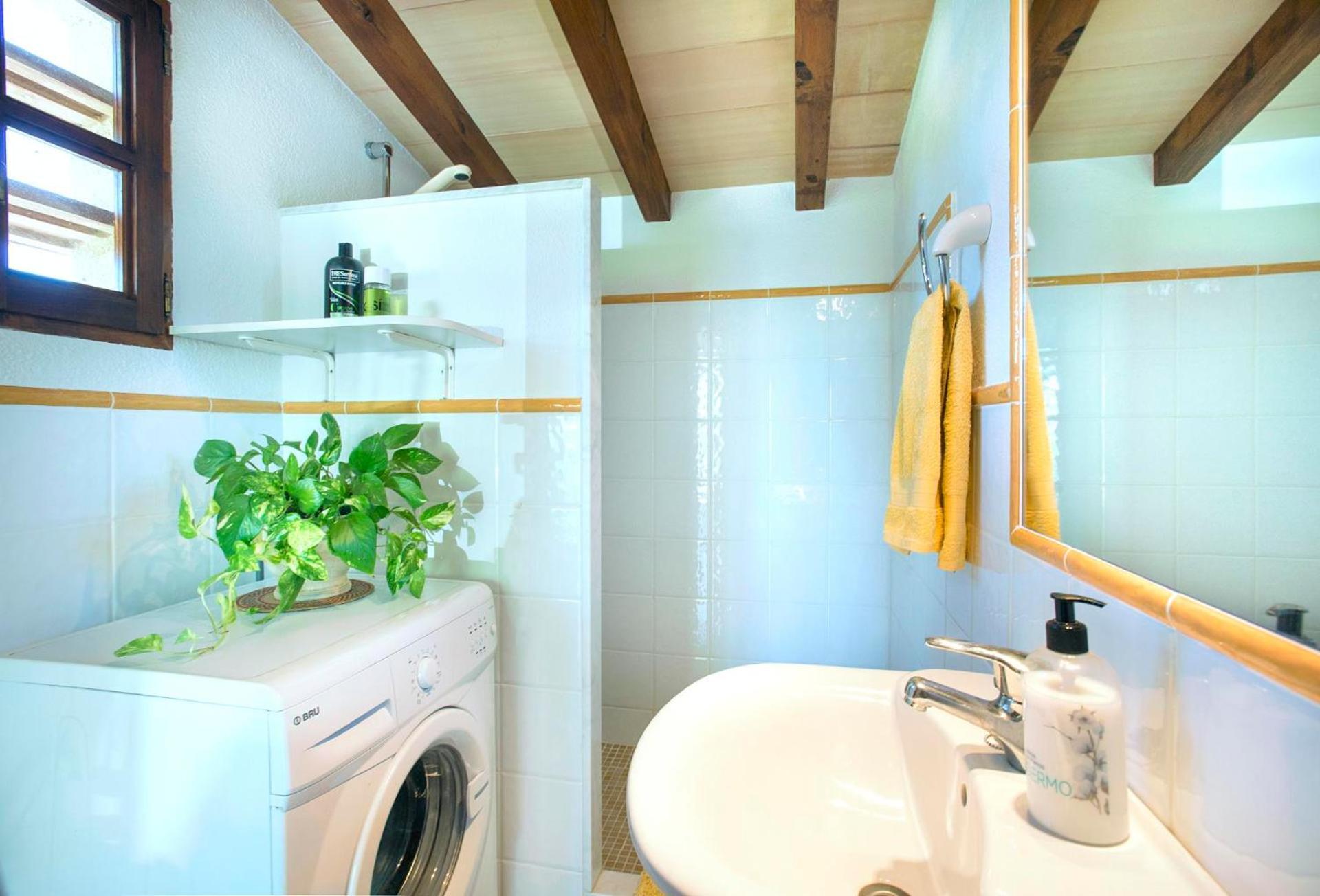 Villa Llosia By Vintage Travel *